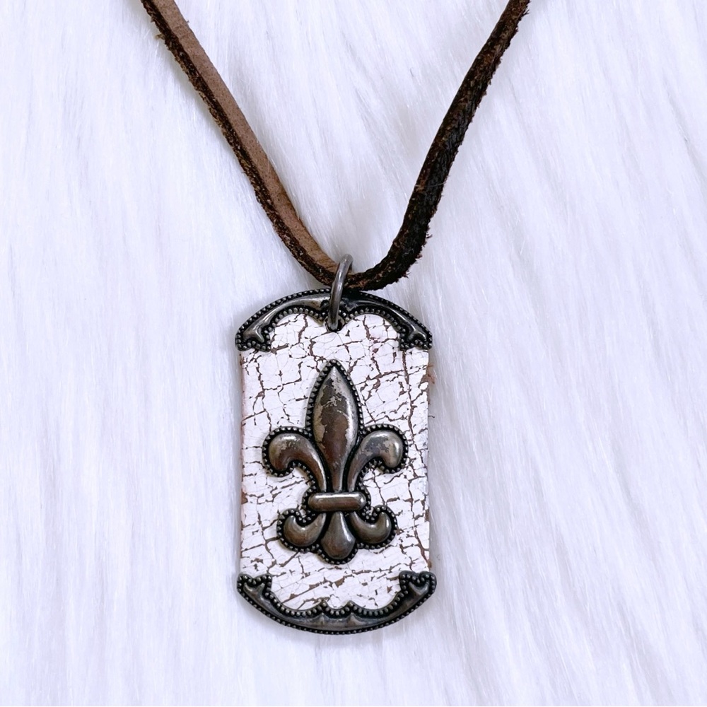 Men’s Fleur De Lis Adjustable Leather Necklace - Picture 1 of 5